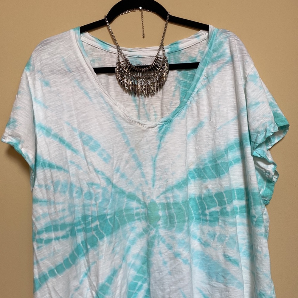 🌼BNDL3for$20🌼
The sweatshirt project Tie dye relax fit V-neck T-shirt size 3X